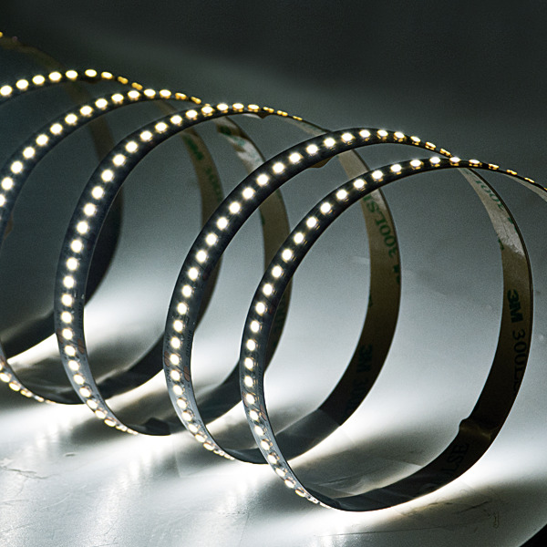 Striscia 240LED/m, 2835 IP20, 24V 21W/m, L.Fredda 6500K±5%, 2600lm/m, CRI90 PREZZO per 5m G3A - PCB 10mm Striscia 240LED/m, 2835 IP20, 24V 21W/m, L.Fredda 6500K±5%, 2600lm/m, CRI90 PREZZO per 5m G3A - PCB 10mm