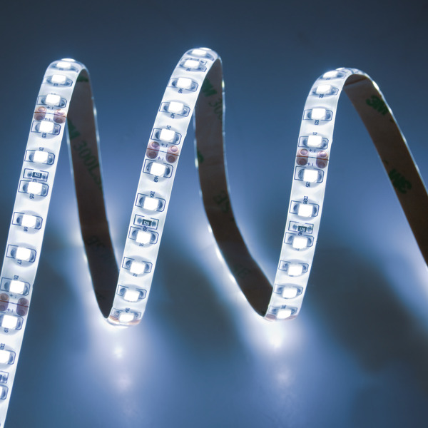 Striscia 120LED/m, 2835 IP62 Silicone, 24V 19,6W/m, L.BLU, 1000MCD/LED ,PREZZO per 5m G5A - PCB 10mm Striscia 120LED/m, 2835 IP62 Silicone, 24V 19,6W/m, L.BLU, 1000MCD/LED ,PREZZO per 5m G5A - PCB 10mm